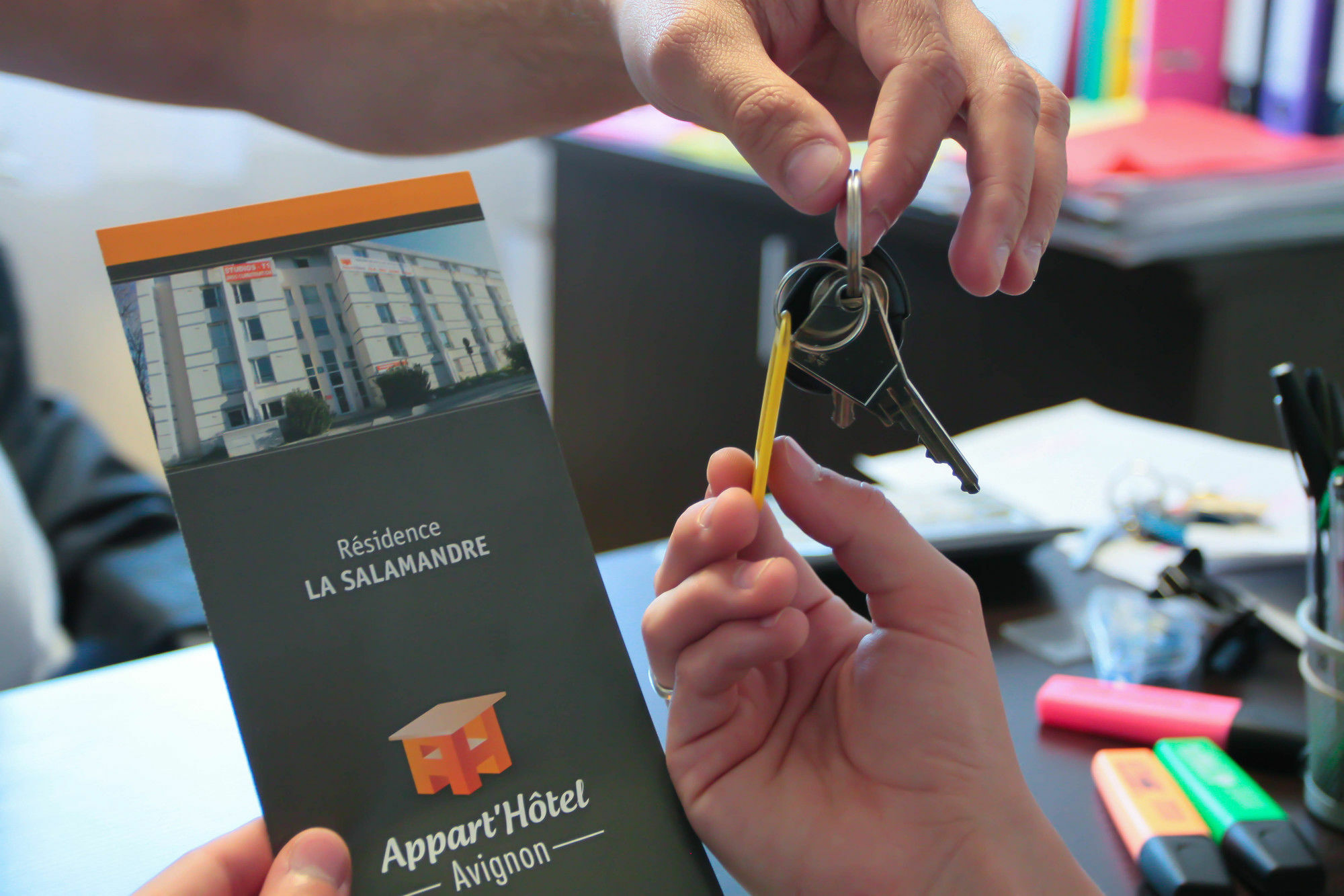 Kosy Appart'Hotels - La Salamandre 亞維農 外观 照片